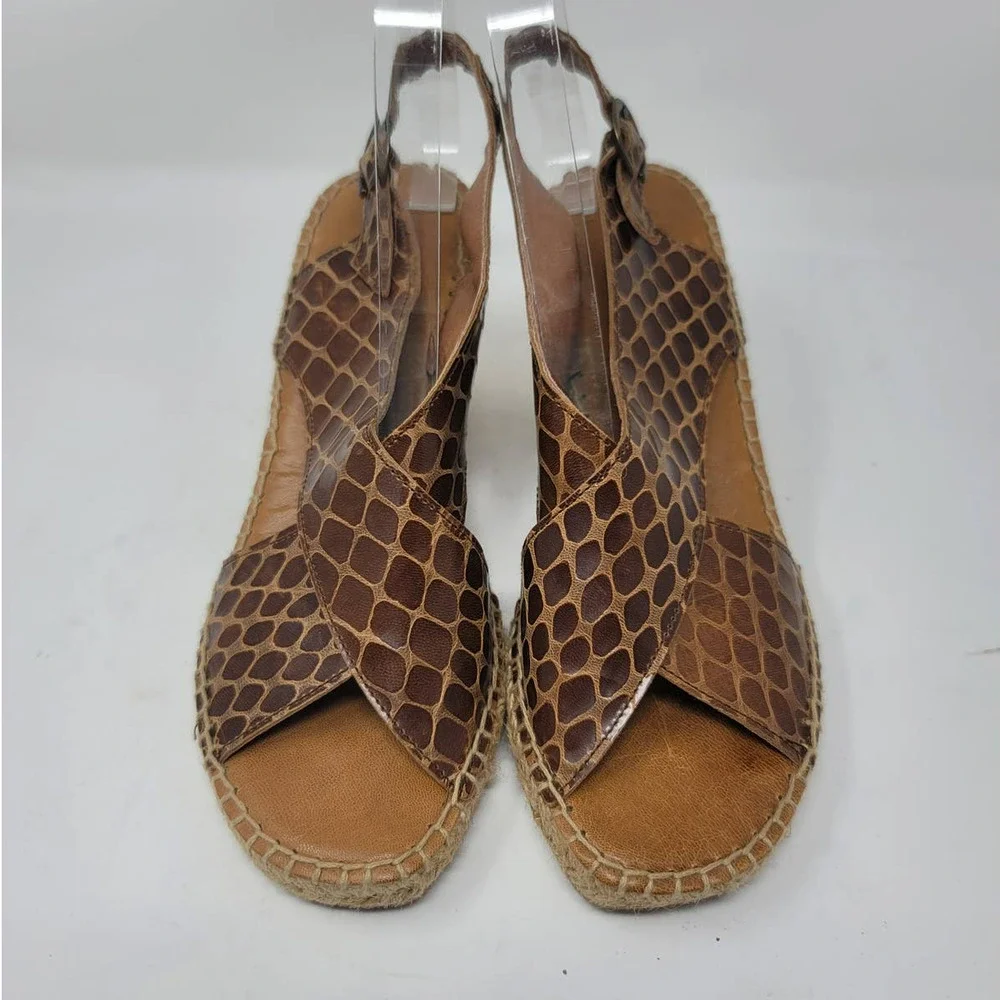 Andre Assous Espadrille Sandals Size 40 Open Toe Cross Strap Camel Print Brown
